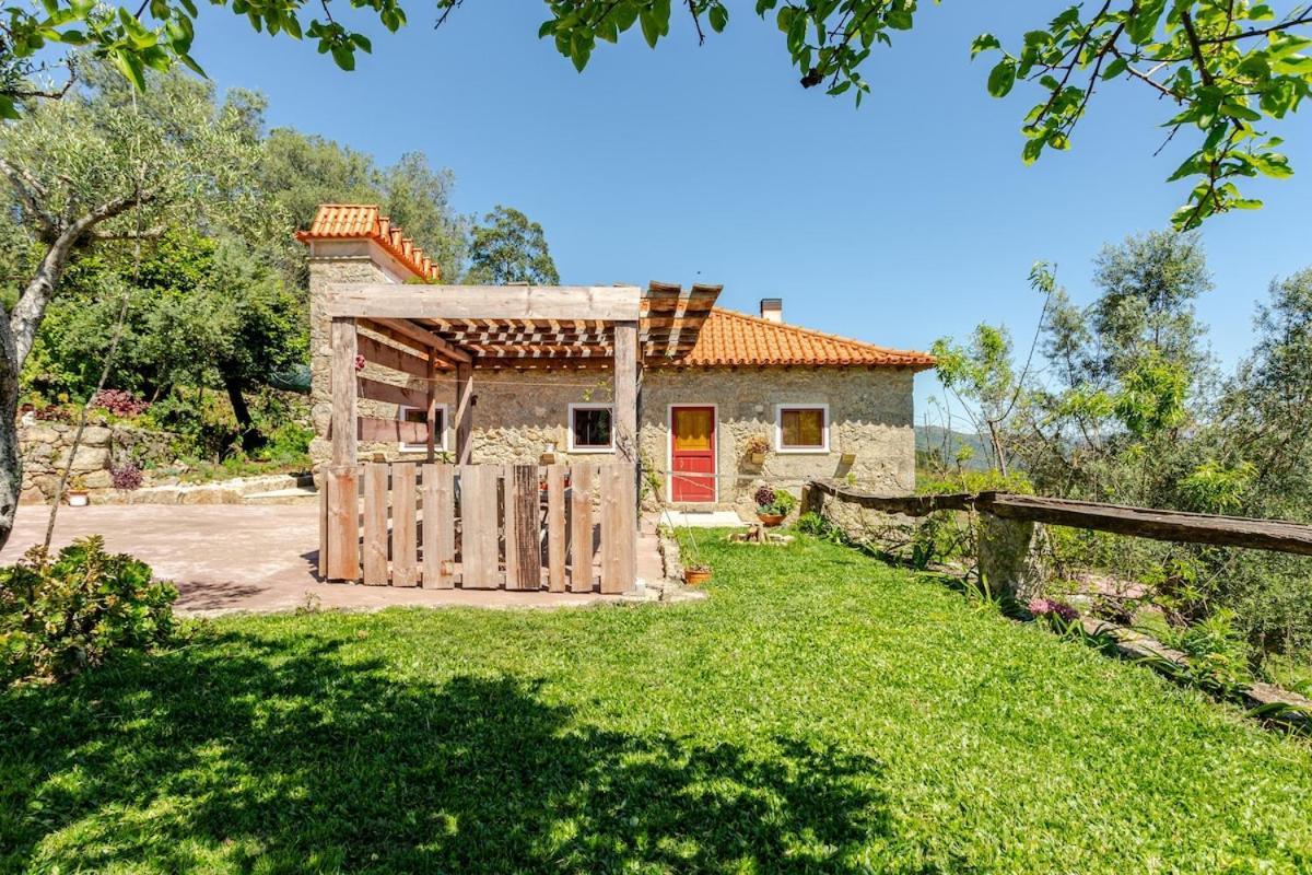 Altavista Bed & Breakfast Vitorino dos Piães Exterior photo